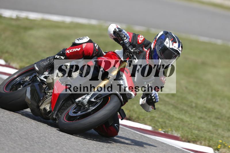 /Archiv-2025/49 26.08.2025 Cornu Master School ADR/gruen-vert/58